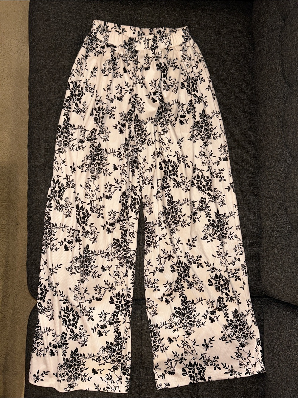 Cider NWOT Women's White Floral Wide Leg Pants